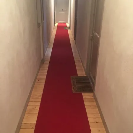 - アパート *